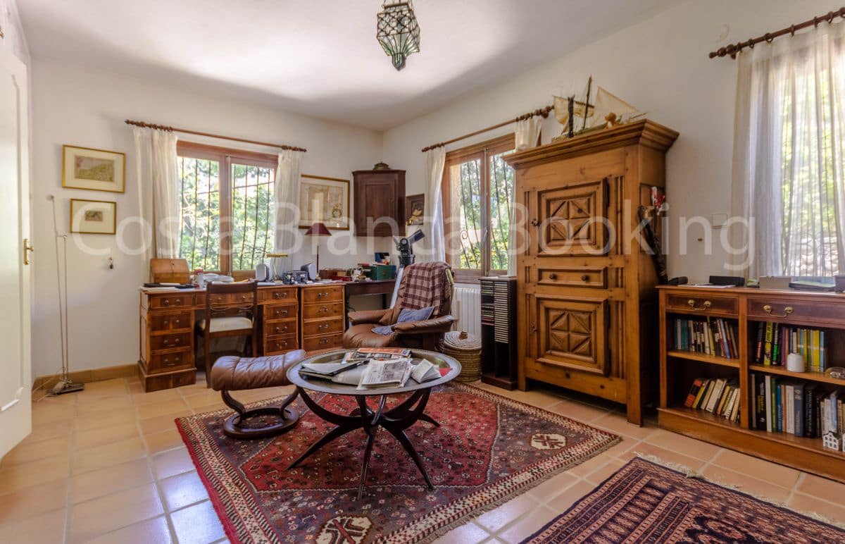 5 bedroom Villa for sale in Altea la Vella with garage - € 1,590,000 (Ref: 9376846)