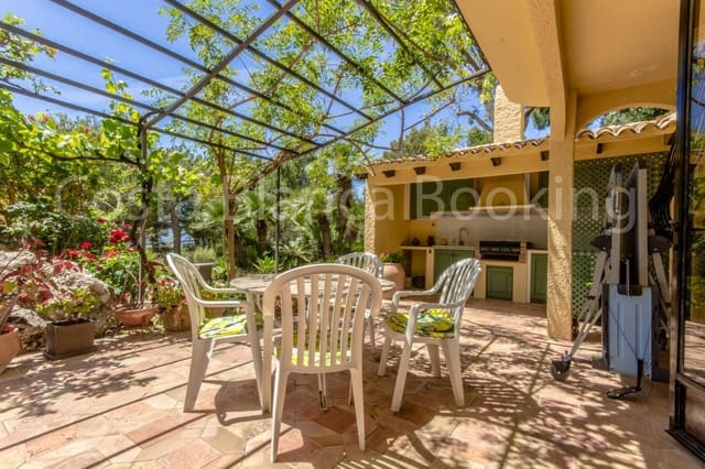 5 bedroom Villa for sale in Altea la Vella, Altea with garage - € 1,590,000 (Ref: 9376846)