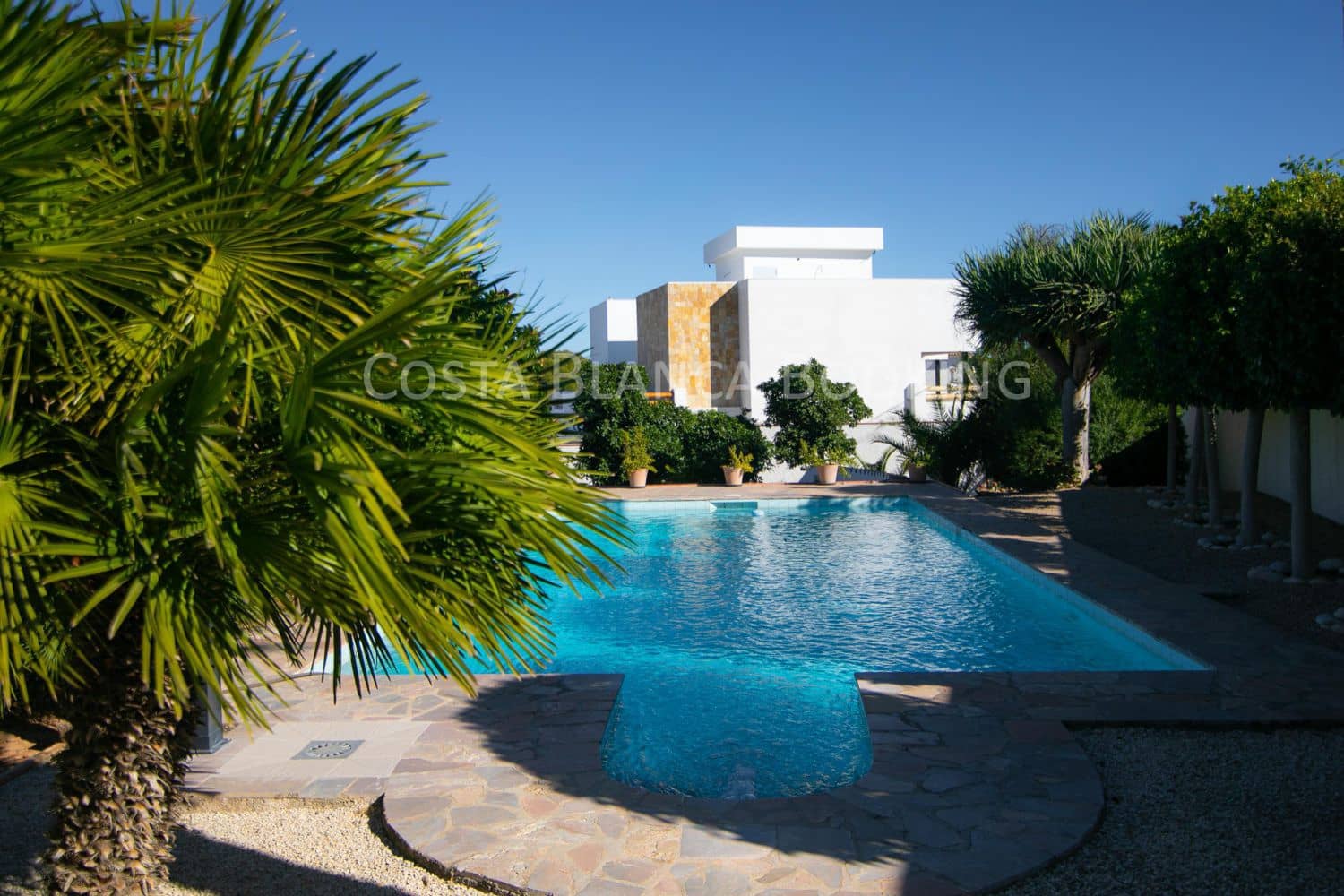 3 bedroom Villa for sale in Albir - € 875,000 (Ref: 9415443)