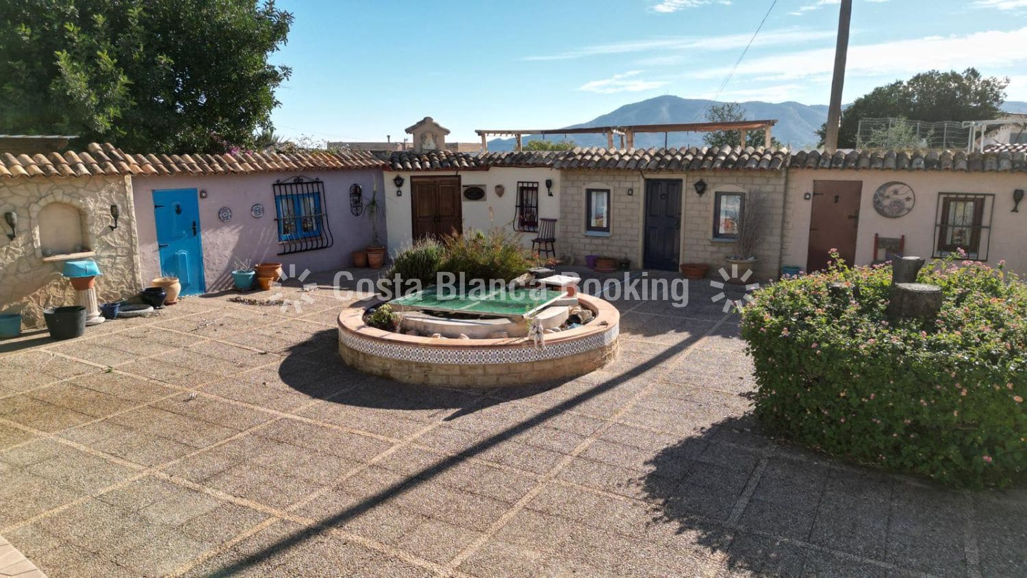 4 bedroom Villa for sale in Alfaz del Pi / L'Alfas del Pi - € 585,000 (Ref: 9432971)