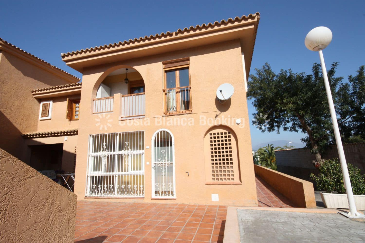 2 sovrum Bungalow till salu i Albir med garage - 265 000 € (Ref: 9436920)