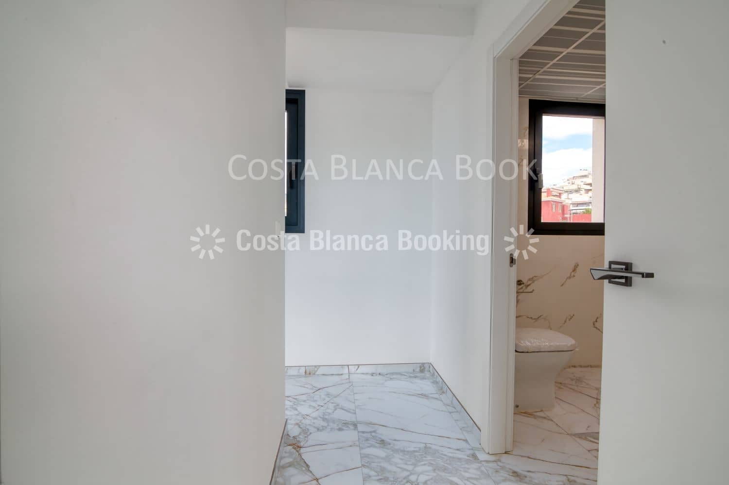 4 bedroom Villa for sale in Finestrat - € 920,000 (Ref: 9451776)