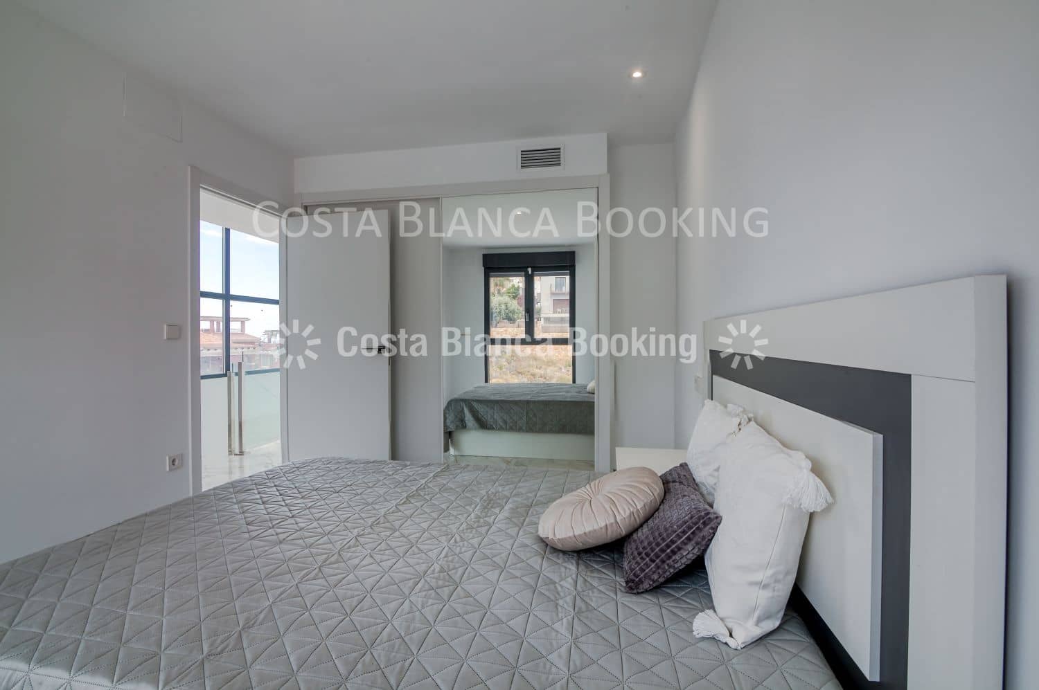 4 bedroom Villa for sale in Finestrat - € 920,000 (Ref: 9451776)