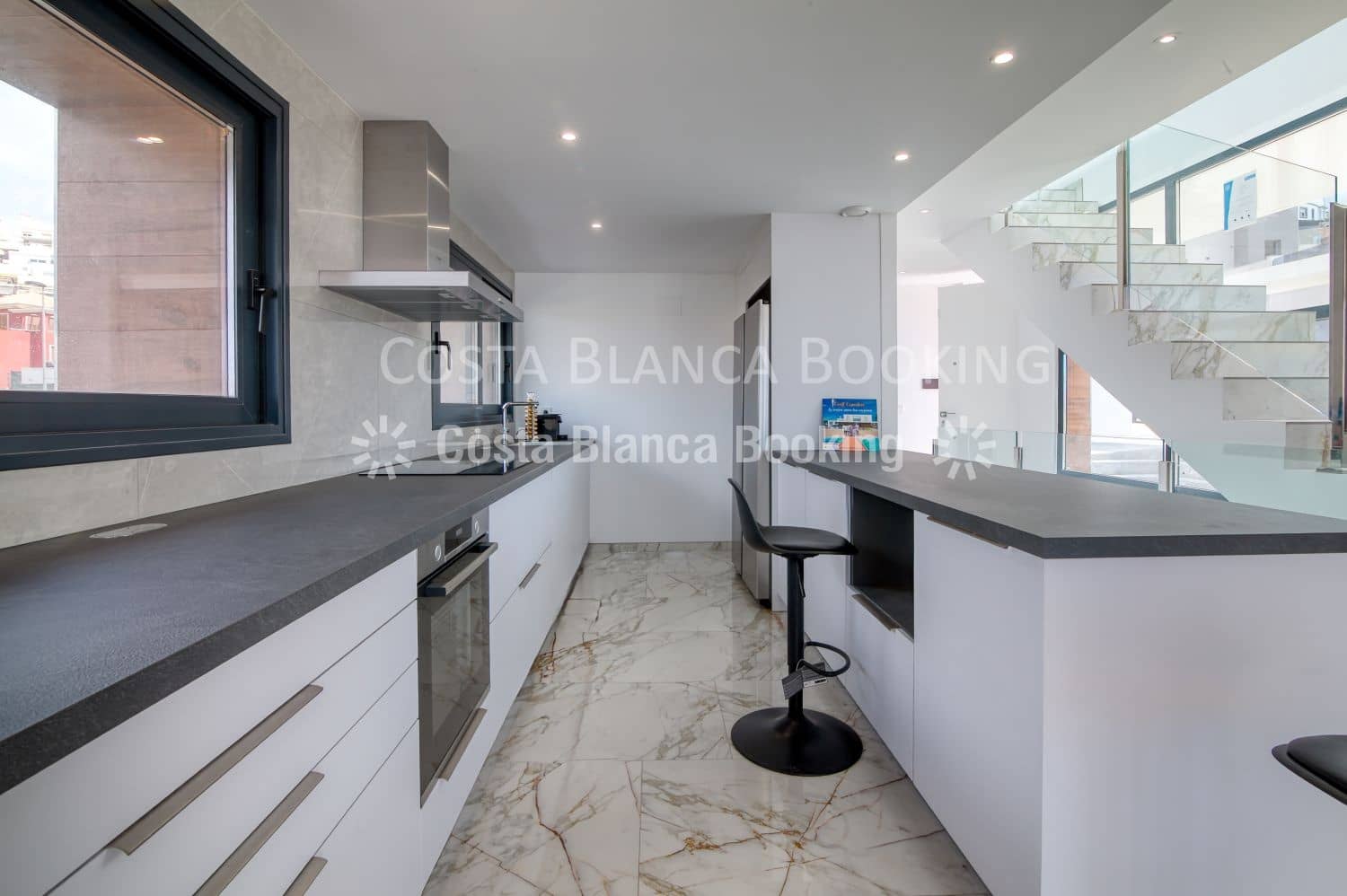 4 bedroom Villa for sale in Finestrat - € 920,000 (Ref: 9451776)