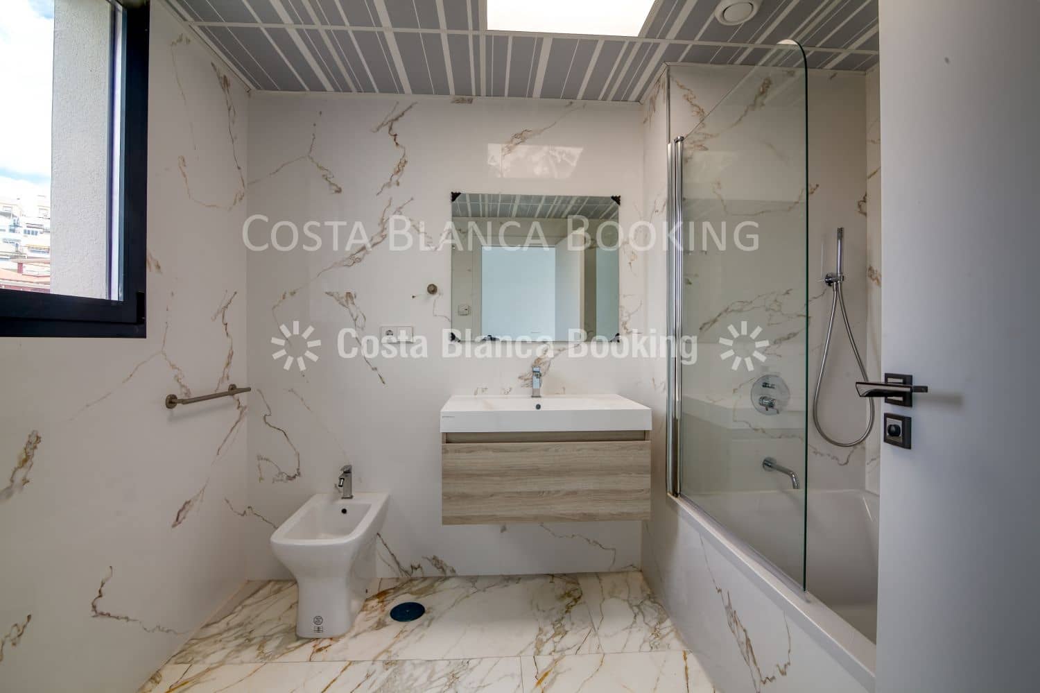 4 bedroom Villa for sale in Finestrat - € 920,000 (Ref: 9451776)