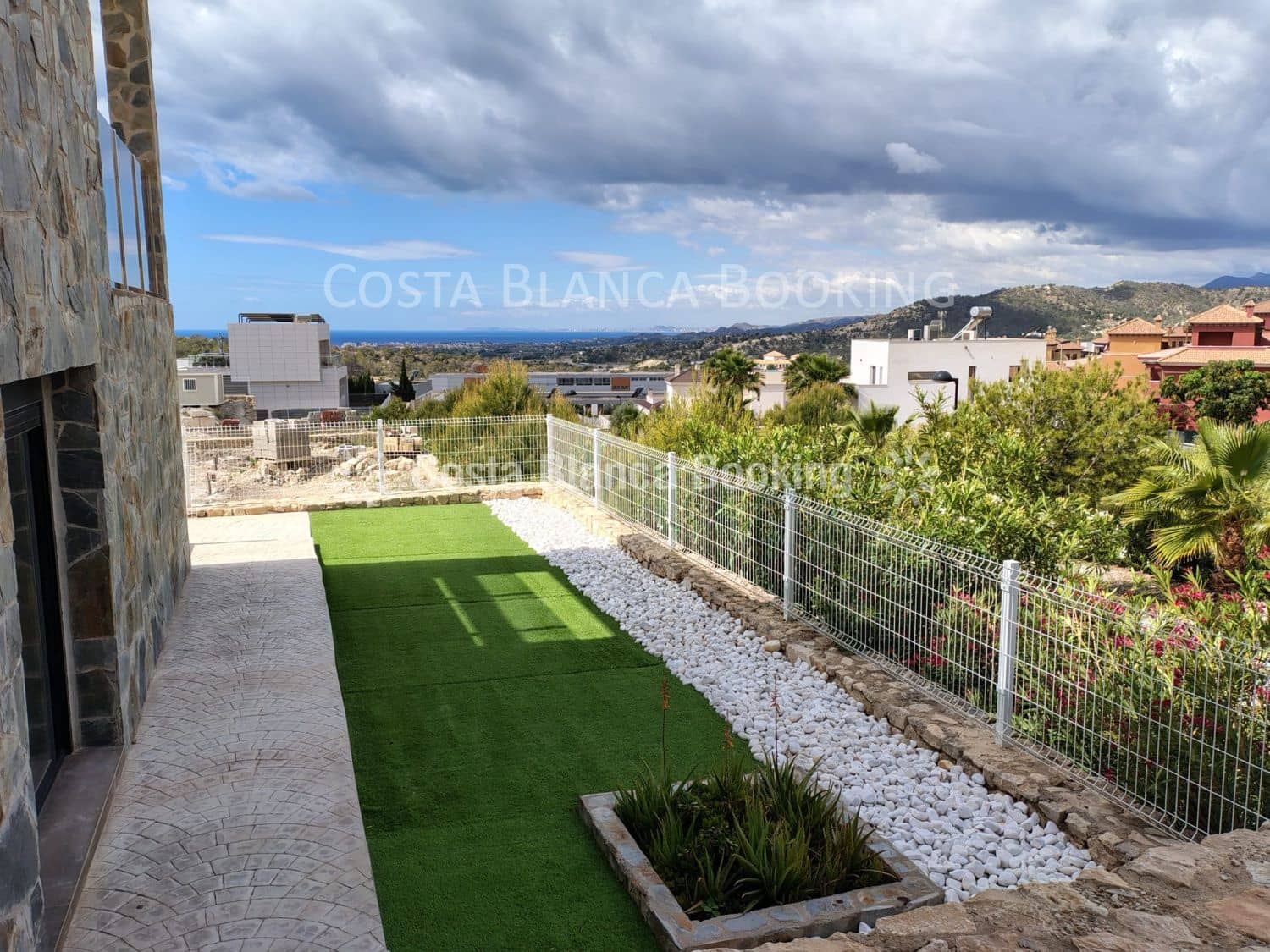 4 bedroom Villa for sale in Finestrat - € 920,000 (Ref: 9451776)