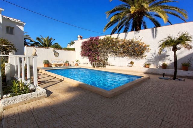 Chalet de 4 habitaciones en Albir, Alfaz del Pi / L'Alfàs del Pi en venta con garaje - 599.000 € (Ref: 9518540)