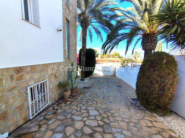 Chalet de 4 habitaciones en Albir, Alfaz del Pi / L'Alfàs del Pi en venta con garaje - 599.000 € (Ref: 9518540)