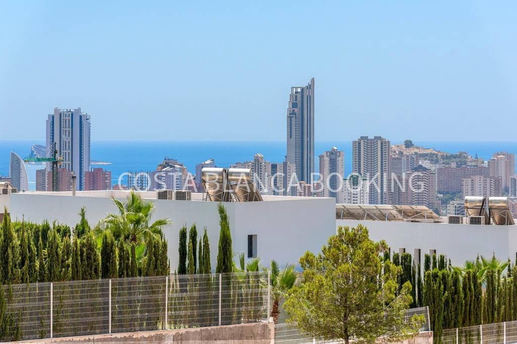 Adosado de 2 habitaciones en Finestrat en venta - 295.000 € (Ref: 9569340)