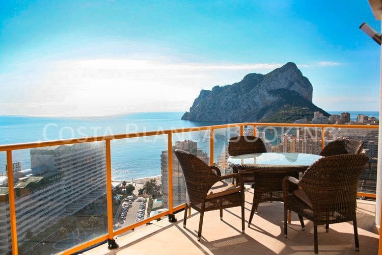 2 bedroom Apartment for sale in Calpe / Calp - € 637,000 (Ref: 9582790)