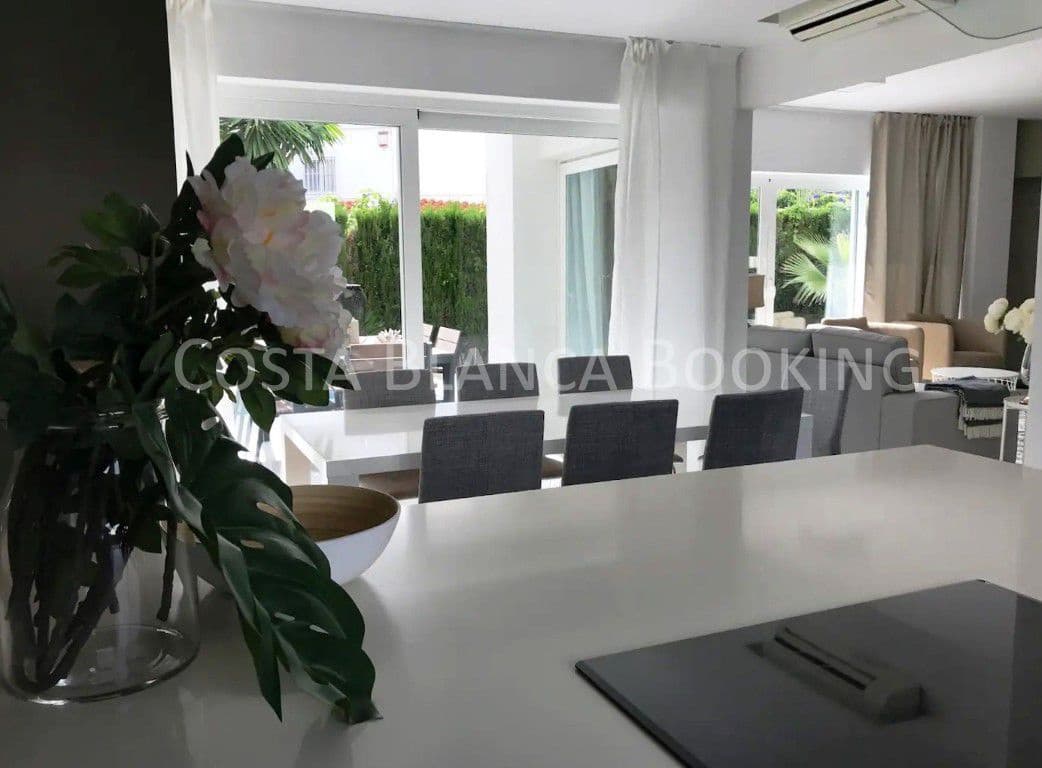 4 quarto Moradia para venda em Alfaz del Pi / L'Alfas del Pi - 950 000 € (Ref: 9582793)