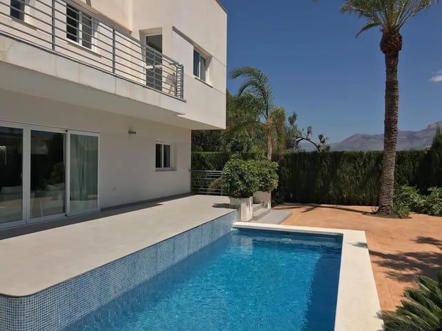 Chalet de 4 habitaciones en Albir, Alfaz del Pi / L'Alfàs del Pi en venta con piscina garaje - 950.000 € (Ref: 9582793)