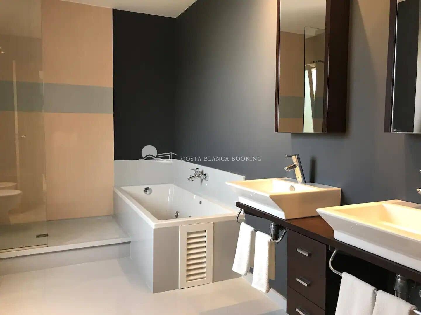 4 bedroom Villa for sale in Albir with pool garage - € 950,000 (Ref: 9582793)