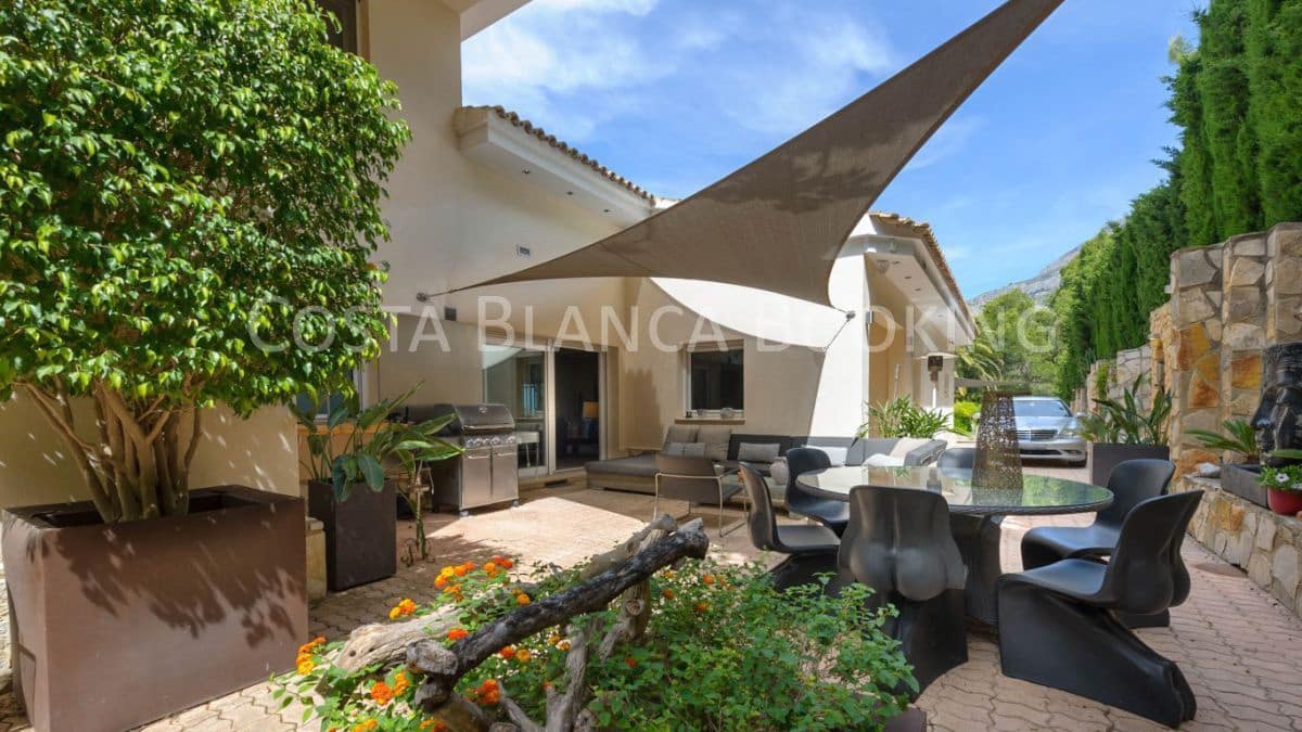 5 slaapkamer Villa te koop in Altea - € 1.950.000 (Ref: 9582794)