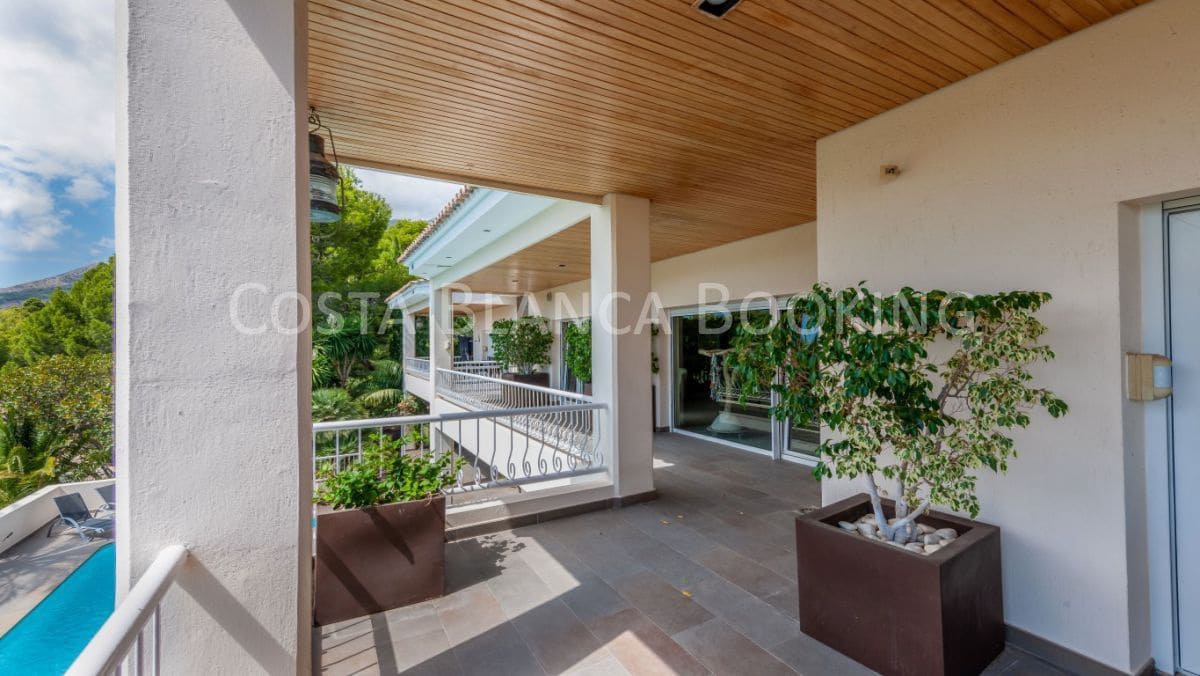 5 slaapkamer Villa te koop in Altea - € 1.950.000 (Ref: 9582794)