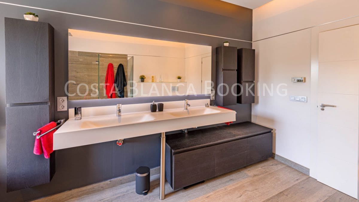 5 slaapkamer Villa te koop in Altea - € 1.950.000 (Ref: 9582794)