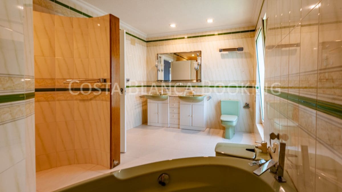 5 slaapkamer Villa te koop in Altea - € 1.950.000 (Ref: 9582794)