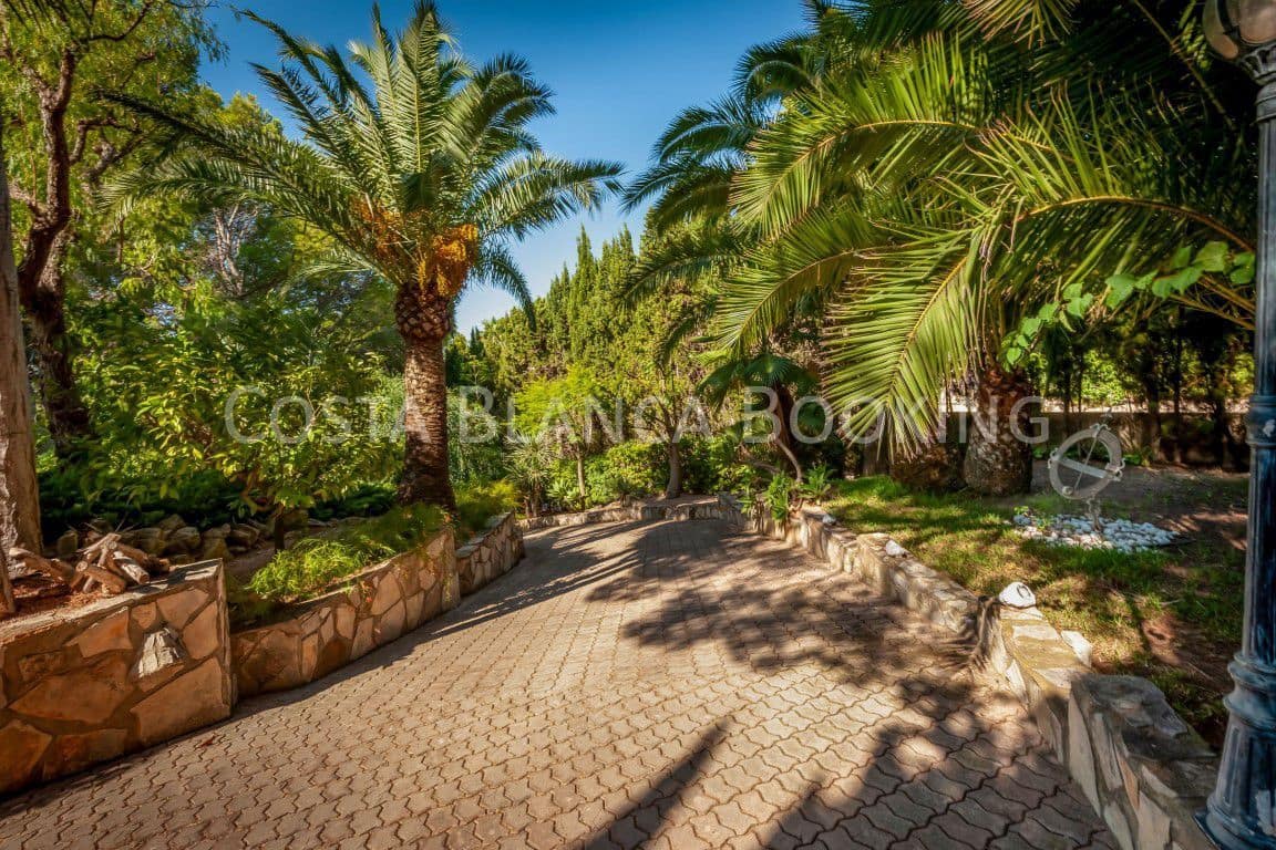 5 slaapkamer Villa te koop in Altea - € 1.950.000 (Ref: 9582794)