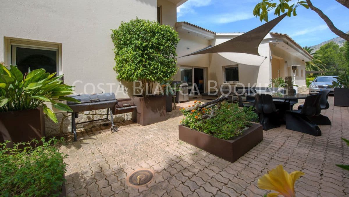 5 slaapkamer Villa te koop in Altea - € 1.950.000 (Ref: 9582794)