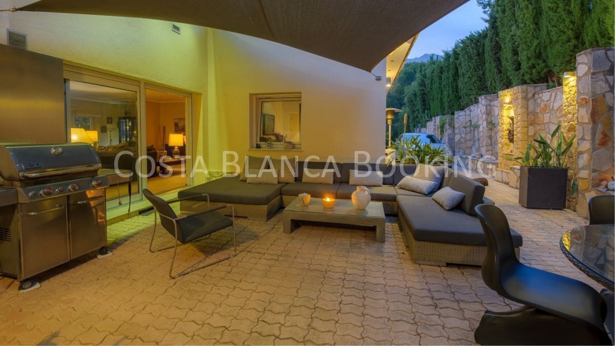 5 slaapkamer Villa te koop in Altea - € 1.950.000 (Ref: 9582794)