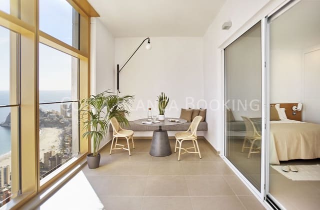 2 soveværelse Lejlighed til salg i Playa Poniente, Benidorm - € 995.000 (Ref: 9582796)