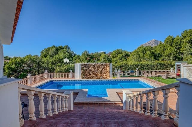 3 chambre Villa/Maison à vendre à La Nucia avec piscine garage - 750 000 € (Ref: 9582809)