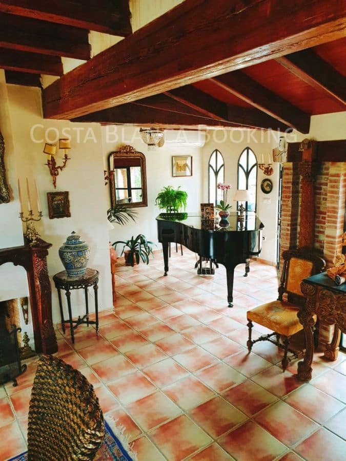 4 bedroom Villa for sale in Relleu - € 1,390,000 (Ref: 9582813)