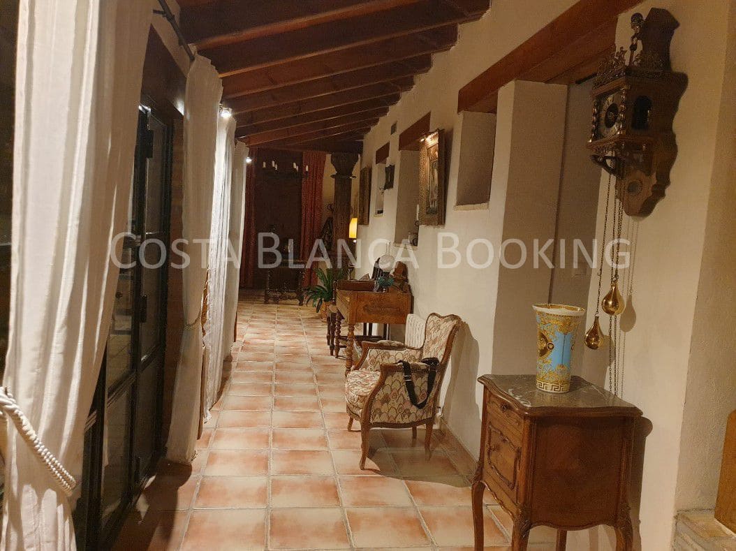 4 bedroom Villa for sale in Relleu - € 1,390,000 (Ref: 9582813)