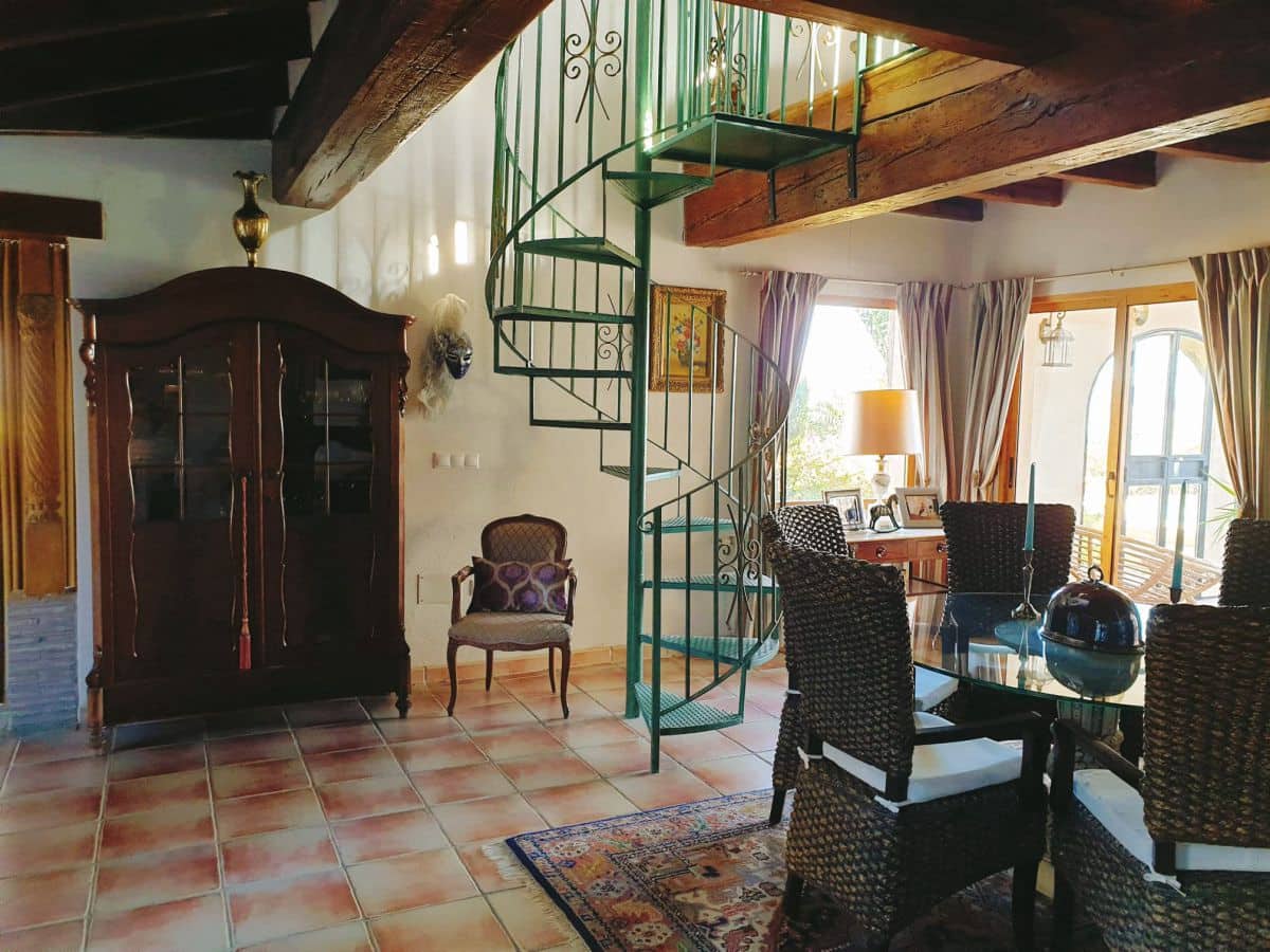 4 bedroom Villa for sale in Relleu - € 1,390,000 (Ref: 9582813)