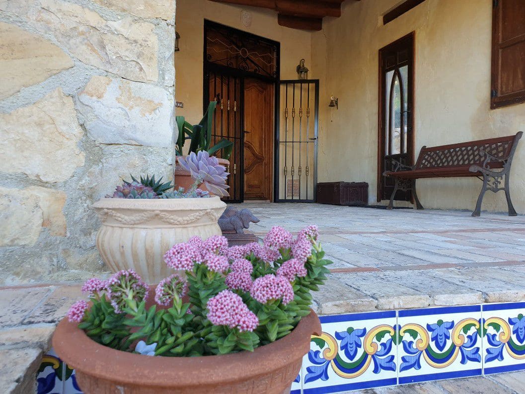 4 bedroom Villa for sale in Relleu - € 1,390,000 (Ref: 9582813)