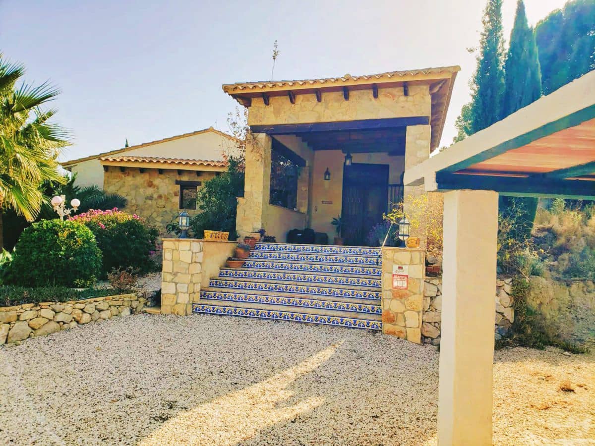 4 bedroom Villa for sale in Relleu - € 1,390,000 (Ref: 9582813)