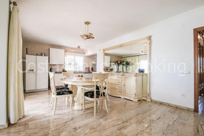 Chalet de 5 habitaciones en La Nucia en venta - 600.000 € (Ref: 9582817)