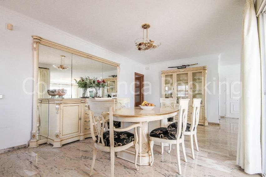 Chalet de 5 habitaciones en La Nucia en venta - 600.000 € (Ref: 9582817)