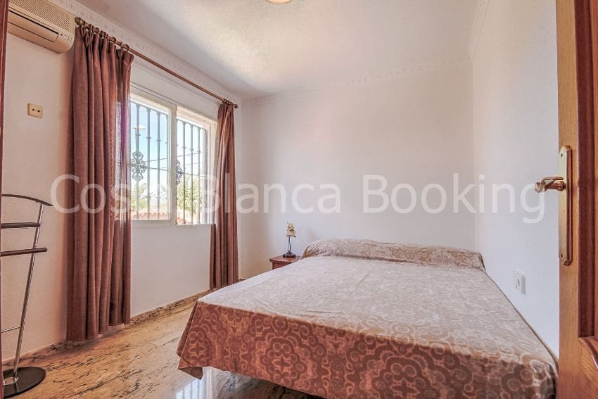 Chalet de 5 habitaciones en La Nucia en venta - 600.000 € (Ref: 9582817)