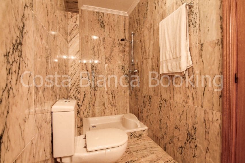 Chalet de 5 habitaciones en La Nucia en venta - 600.000 € (Ref: 9582817)