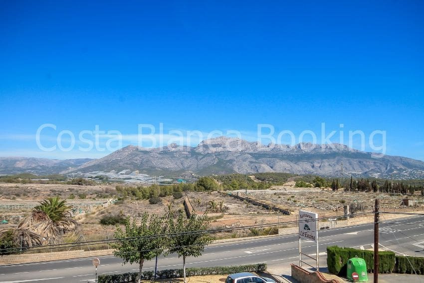 Chalet de 5 habitaciones en La Nucia en venta - 600.000 € (Ref: 9582817)