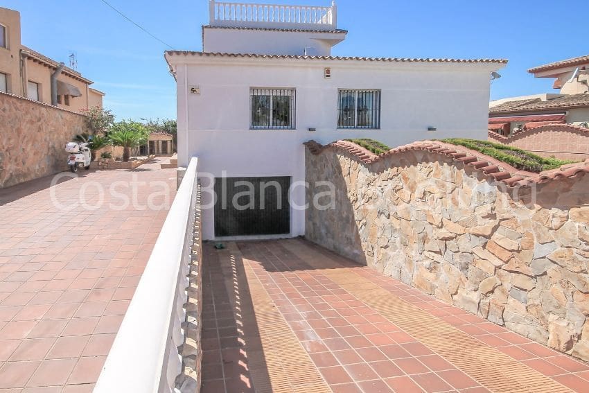 Chalet de 5 habitaciones en La Nucia en venta - 600.000 € (Ref: 9582817)