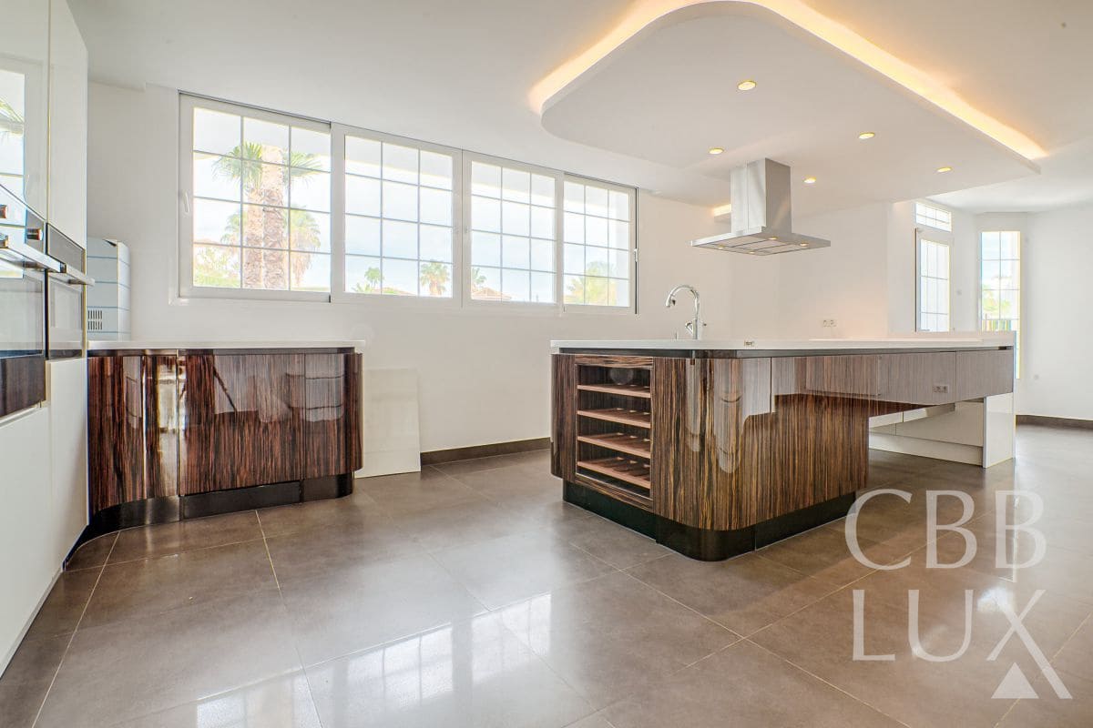 5 sovrum Villa till salu i Alfaz del Pi / L'Alfas del Pi - 1 600 000 € (Ref: 9582819)