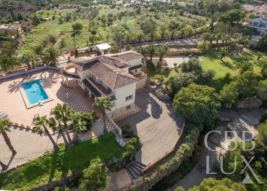8 bedroom Villa for sale in Alfaz del Pi / L'Alfas del Pi - € 1,880,000 (Ref: 9582820)