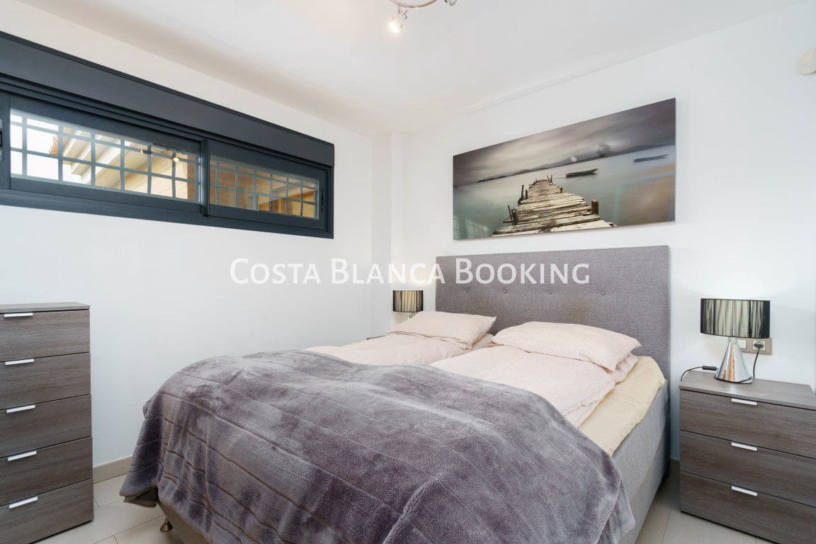 1 bedroom Penthouse for sale in Alfaz del Pi / L'Alfas del Pi - € 399,000 (Ref: 9582824)