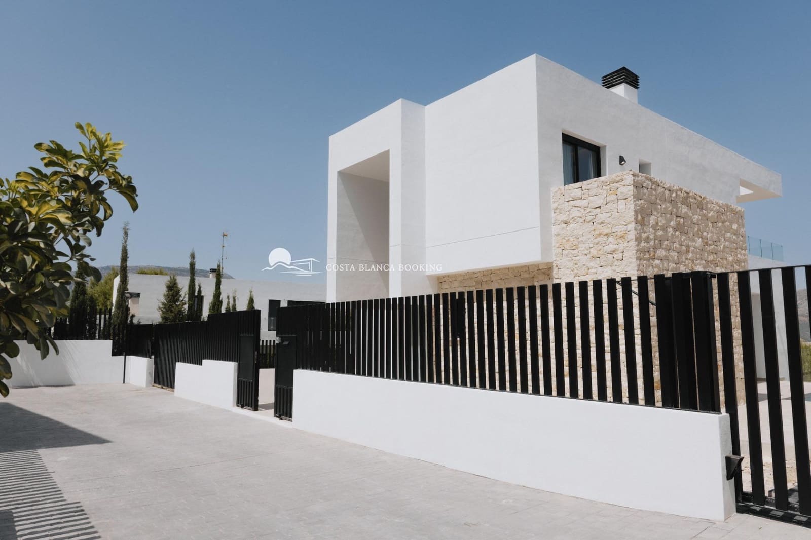 Chalet de 3 habitaciones en Polop en venta con piscina garaje - 985.000 € (Ref: 9582828)