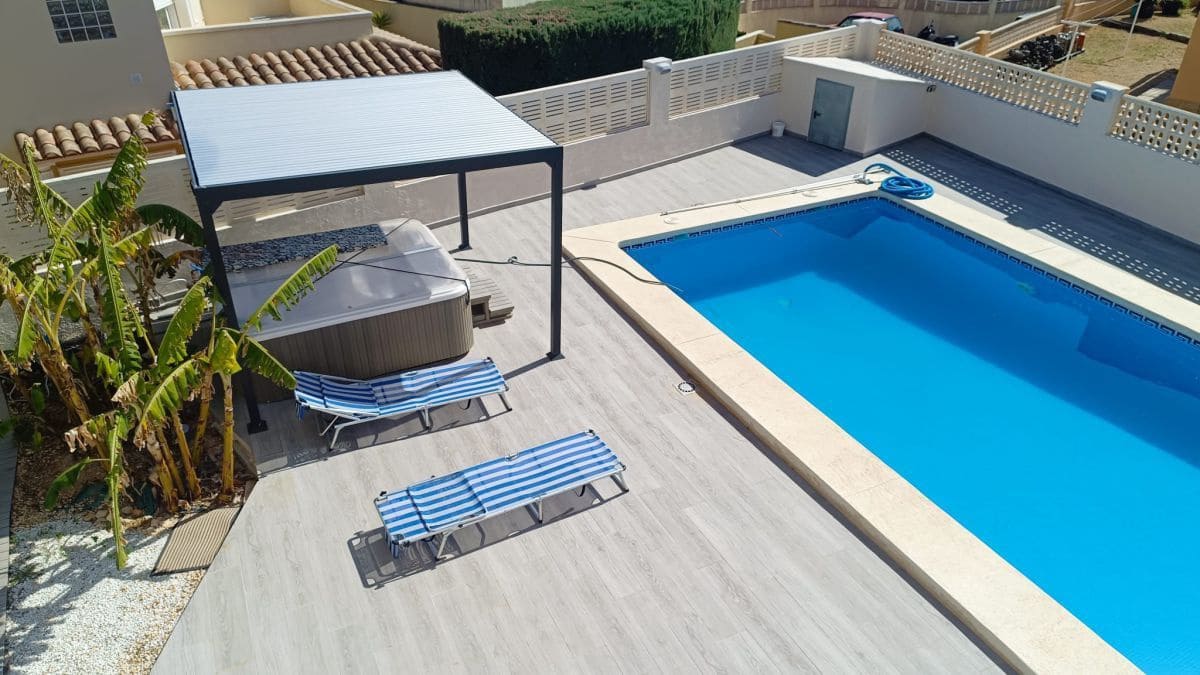 7 makuuhuone Huvila myytävänä paikassa Calpe / Calp - 1 272 600 € (Ref: 9582833)