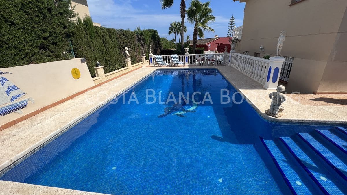 3 bedroom Villa for sale in La Nucia - € 530,000 (Ref: 9582837)