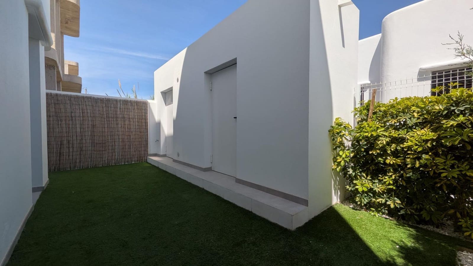 4 bedroom Villa for sale in Albir with pool - € 895,000 (Ref: 9582838)