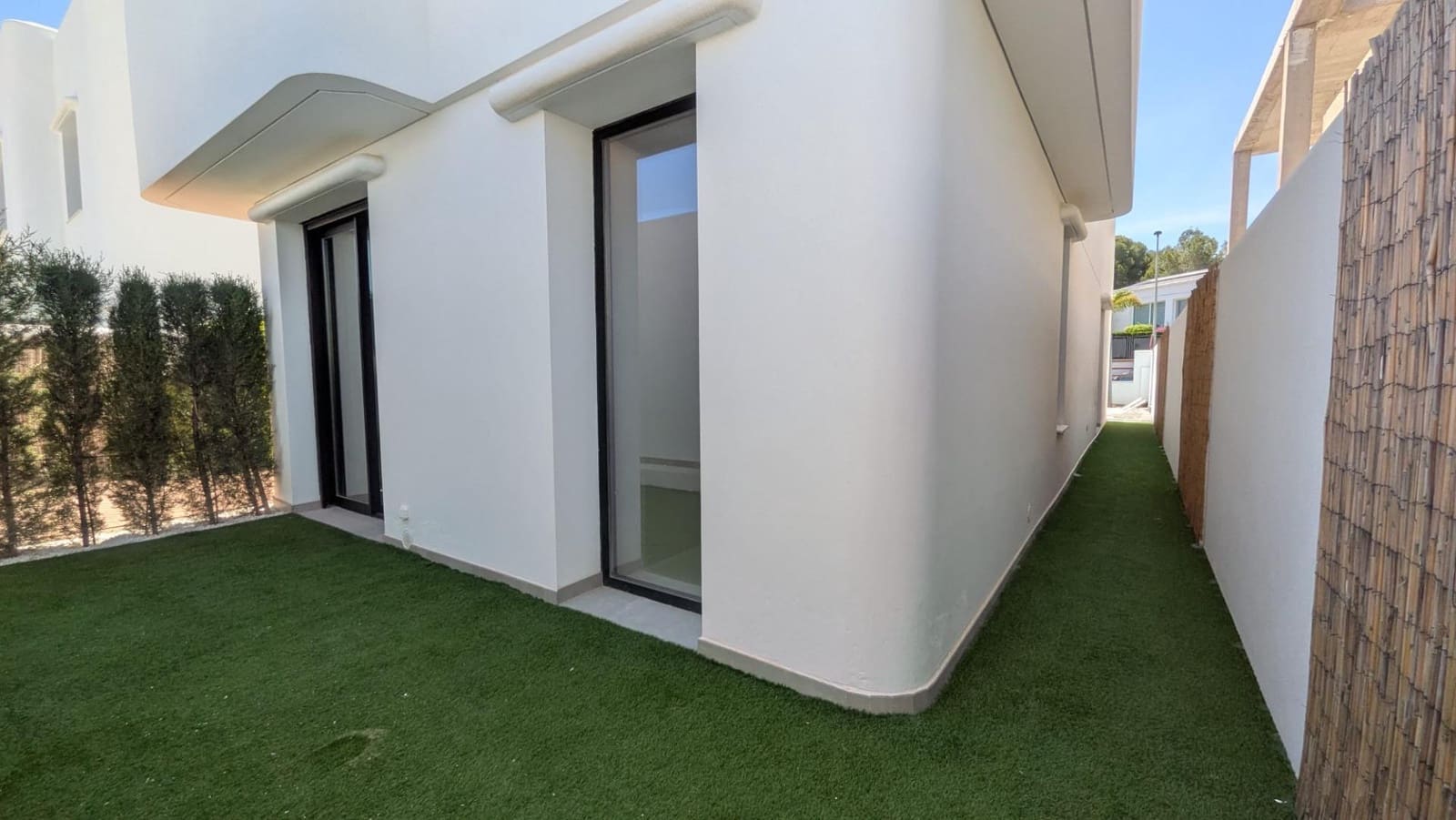 4 bedroom Villa for sale in Albir with pool - € 895,000 (Ref: 9582838)