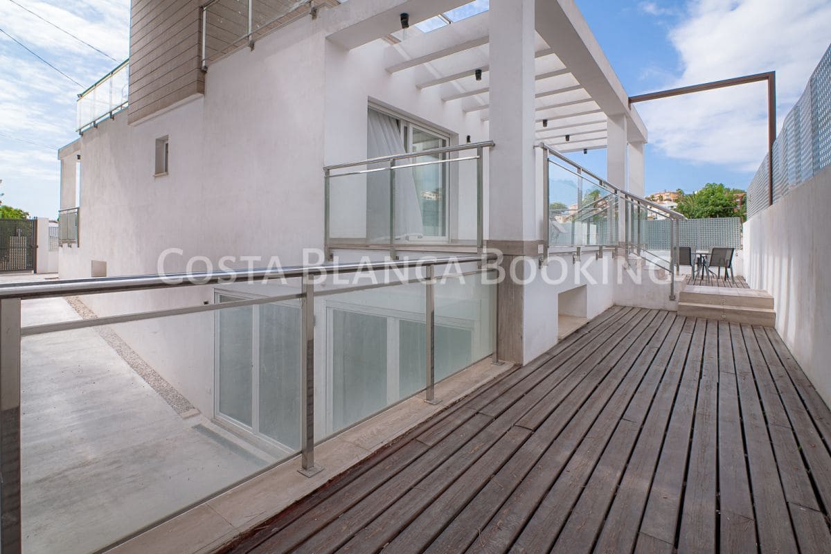Chalet de 3 habitaciones en La Nucia en venta - 589.000 € (Ref: 9582841)