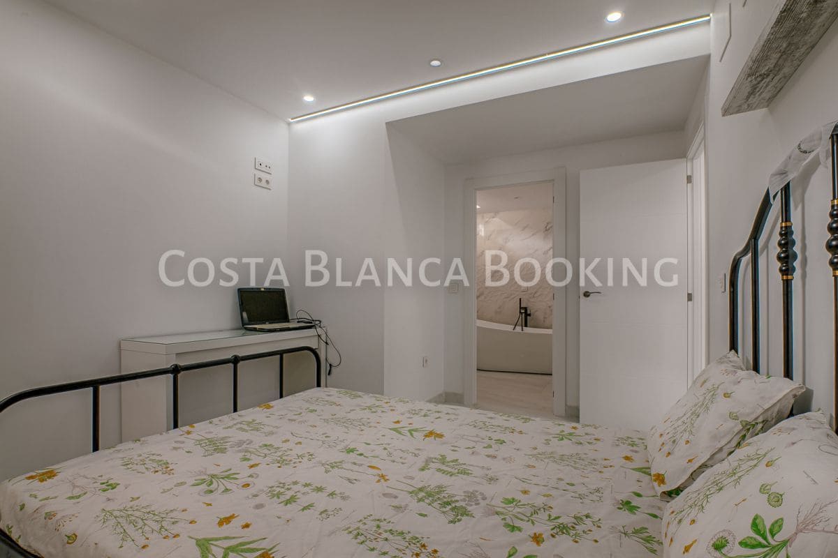 Chalet de 3 habitaciones en La Nucia en venta - 589.000 € (Ref: 9582841)