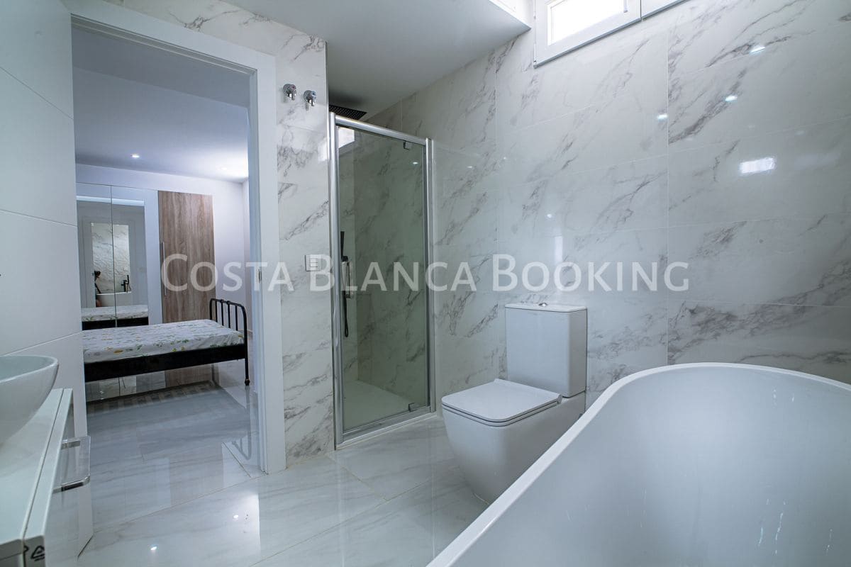 Chalet de 3 habitaciones en La Nucia en venta - 589.000 € (Ref: 9582841)