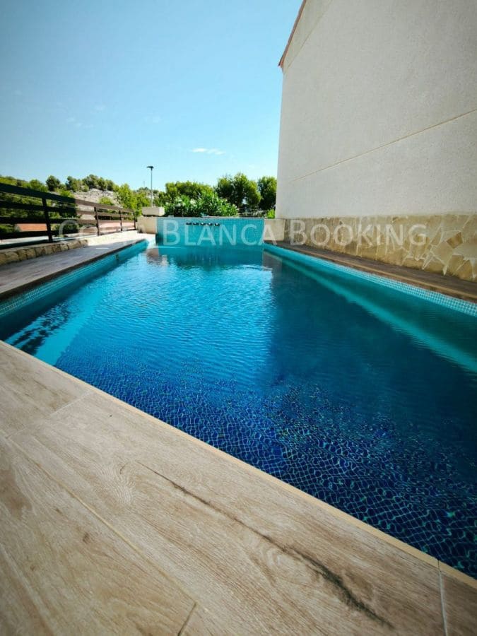 4 soveværelse Villa til salg i Alfaz del Pi / L'Alfas del Pi - € 398.000 (Ref: 9582842)