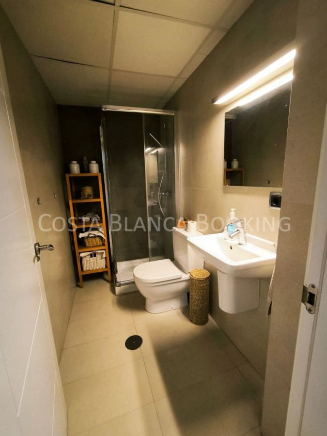 4 soveværelse Villa til salg i Alfaz del Pi / L'Alfas del Pi - € 398.000 (Ref: 9582842)